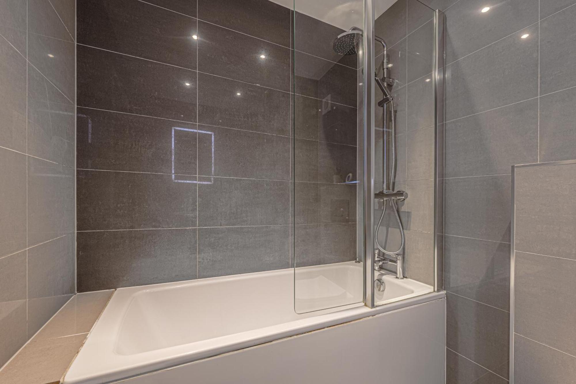 West Residence Bromley Dış mekan fotoğraf